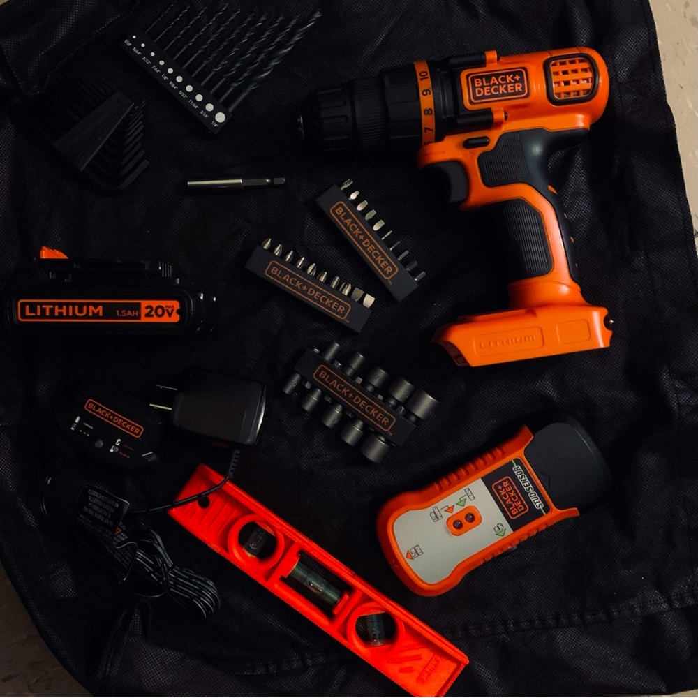 BLACK & DECKER TOOL & BITS